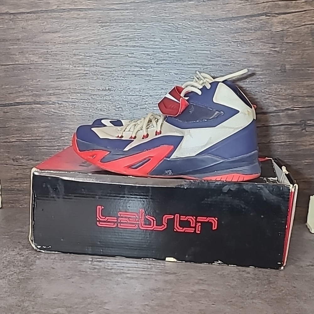 Lebron Nike Zoom Soldier VIII